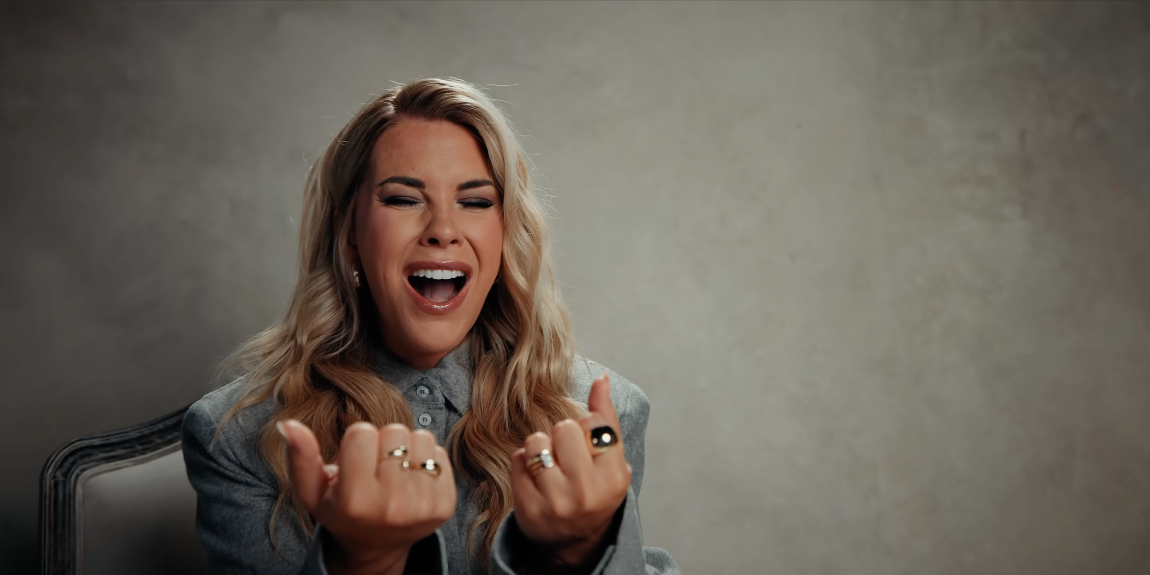 Load video: Video alt text